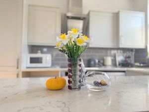 HIGH STREET- click for photo gallery